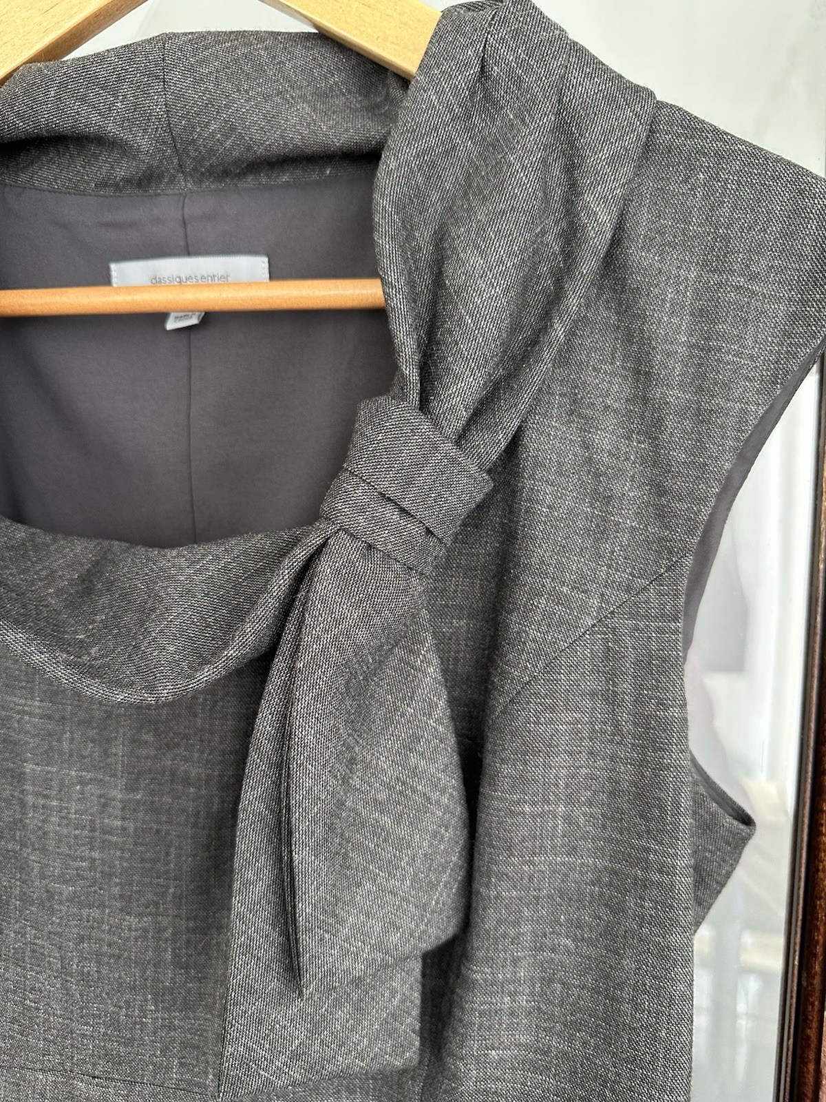 Classiques Entier Sheath Dress Size 6 Gray Cowl Neck Tie Detail Side Zip Office