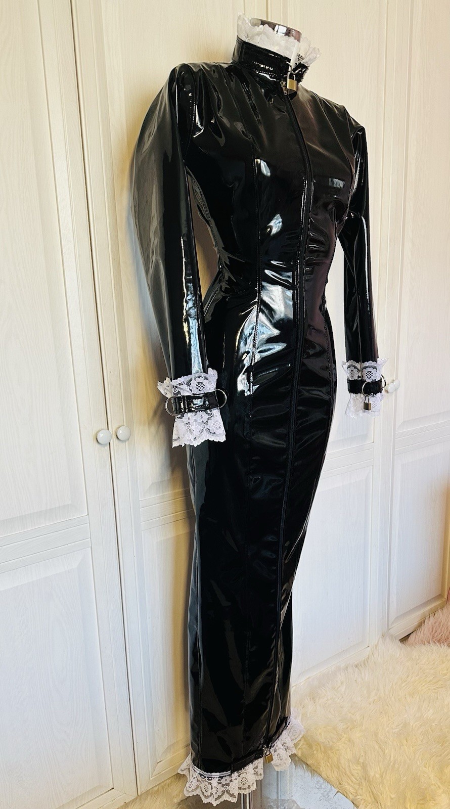 Misfitz blk PVC & lace padlock lockable sissy Maids hobble dress. SIZE 20. CD