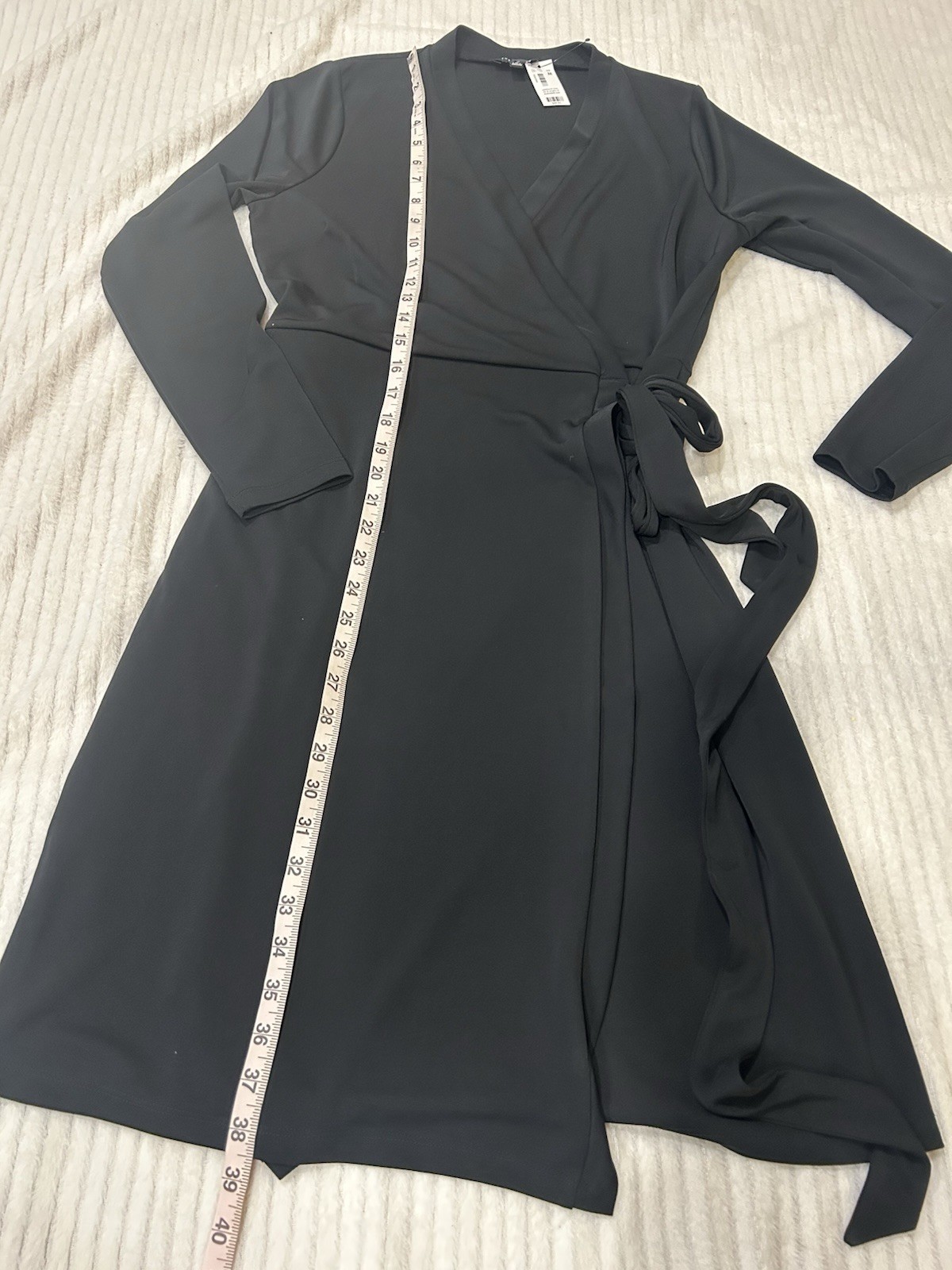 The Limited Classic Black Wrap Dress Women’s Size Medium Stretch Knee Length