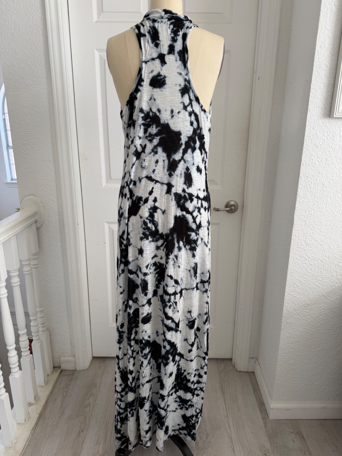 Cynthia Rowley Navy & White Tie-Dye Sleeveless Cowl Neck Maxi Dress – SIZE L