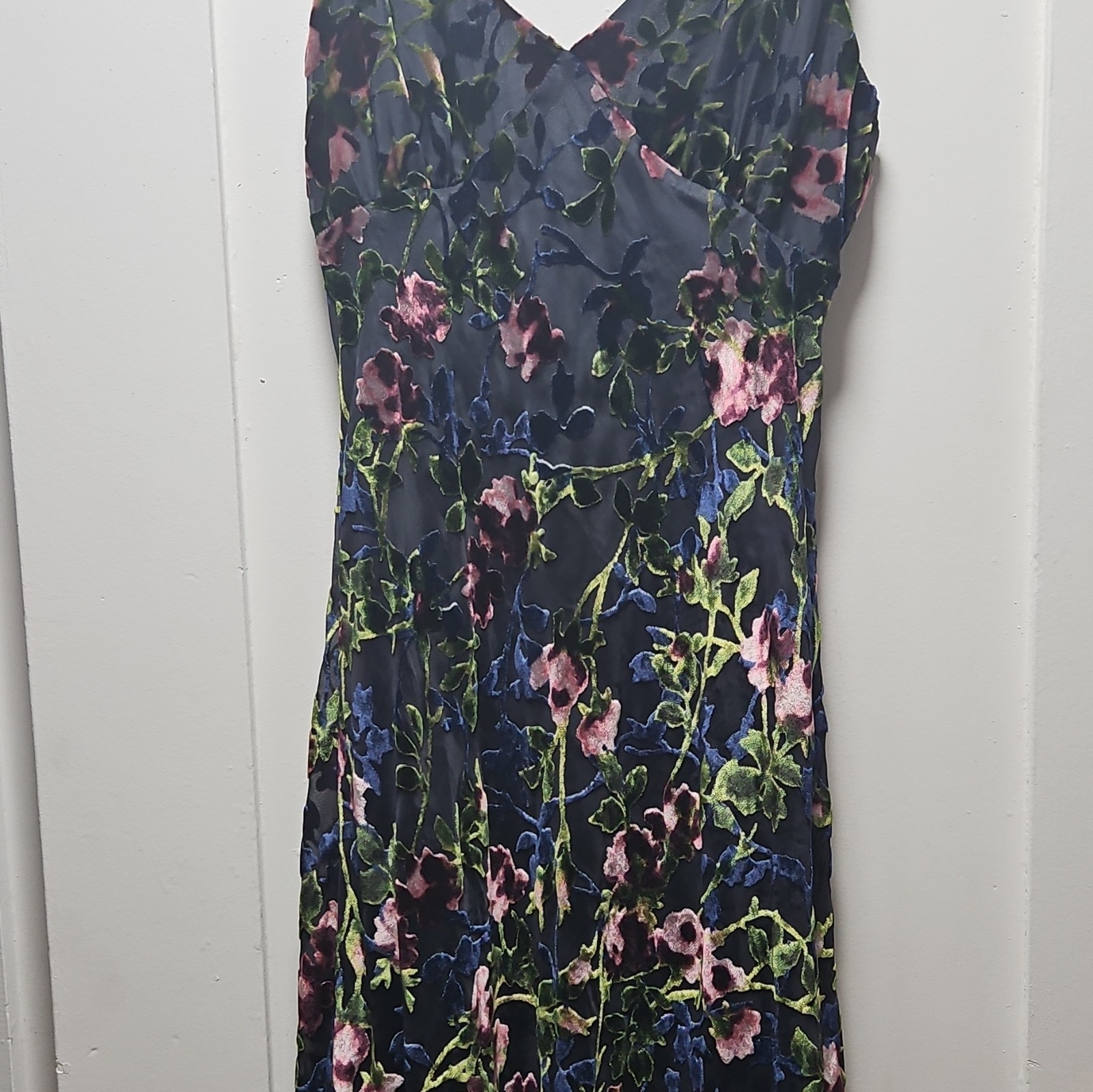 WAYF Floral Velvet Burnout Mesh V-Neck Strappy Midi Dress Lined M