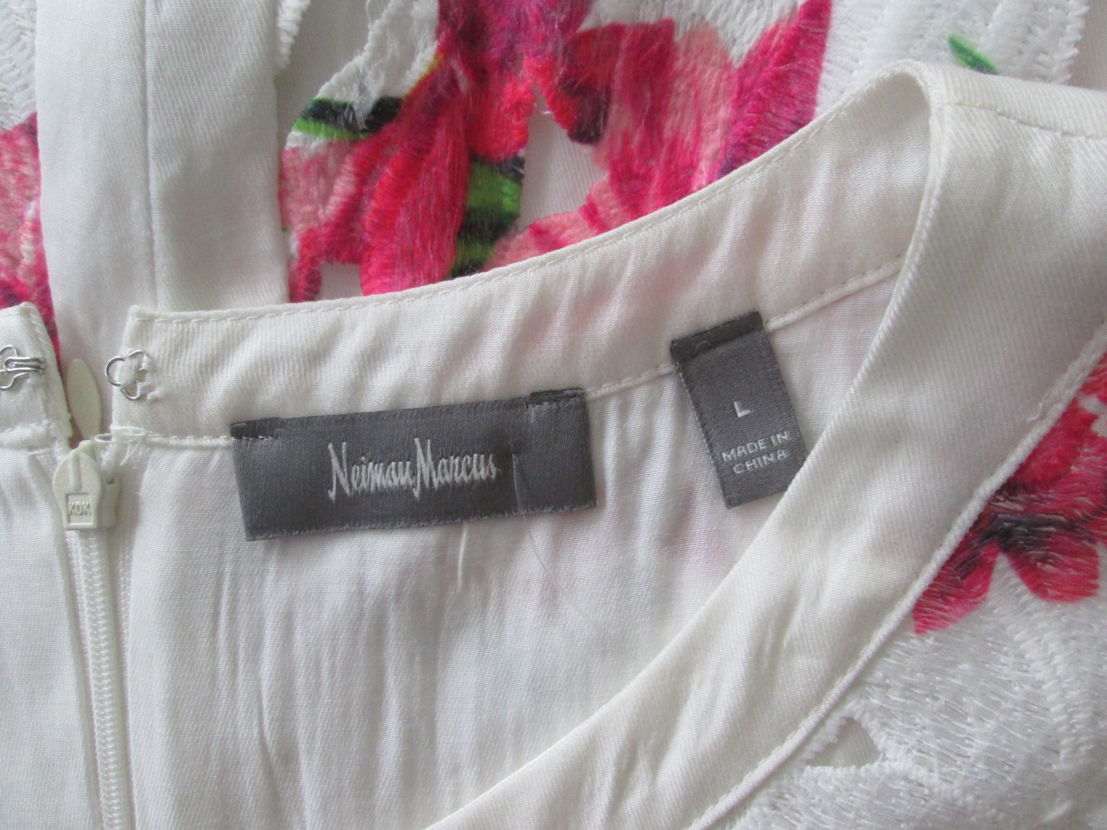NWT Neiman Marcus Size L Cut-Out Lined Lace Floral Sheath Dress $240