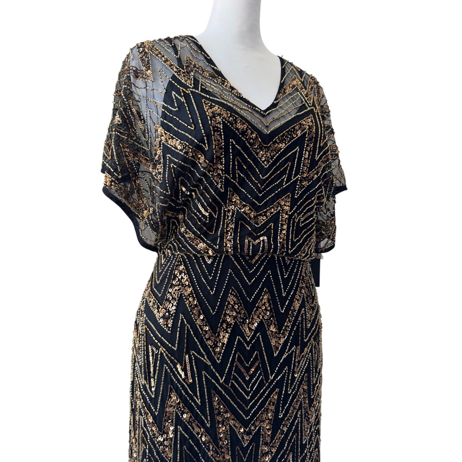 NWT Aidan Mattox Black Sequined Beaded V-Neck Short Sleeve Gown