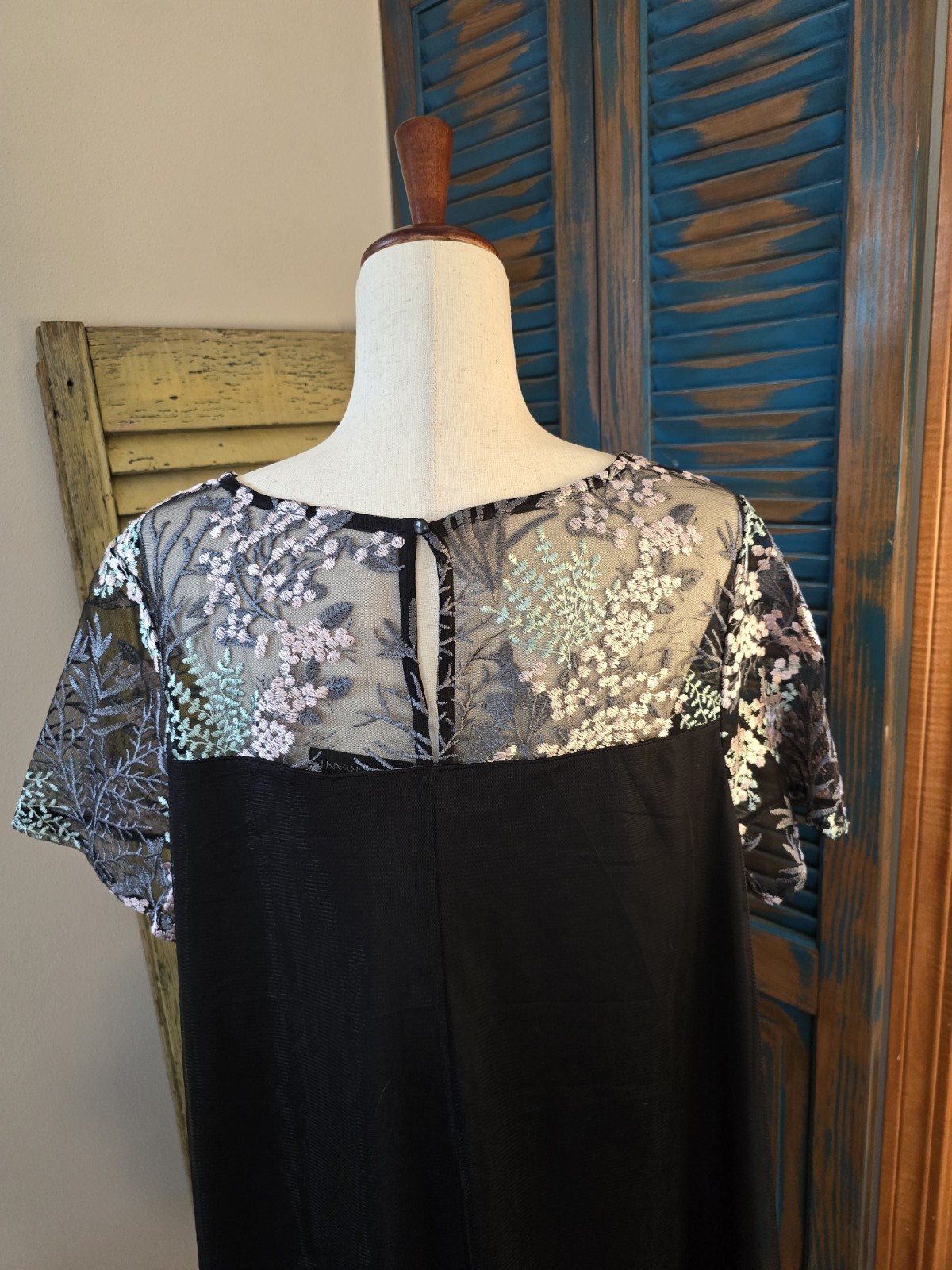 Lane Bryant Floral Embroidered Mesh Shift Dress 18/20 Black Pink Green Cottage
