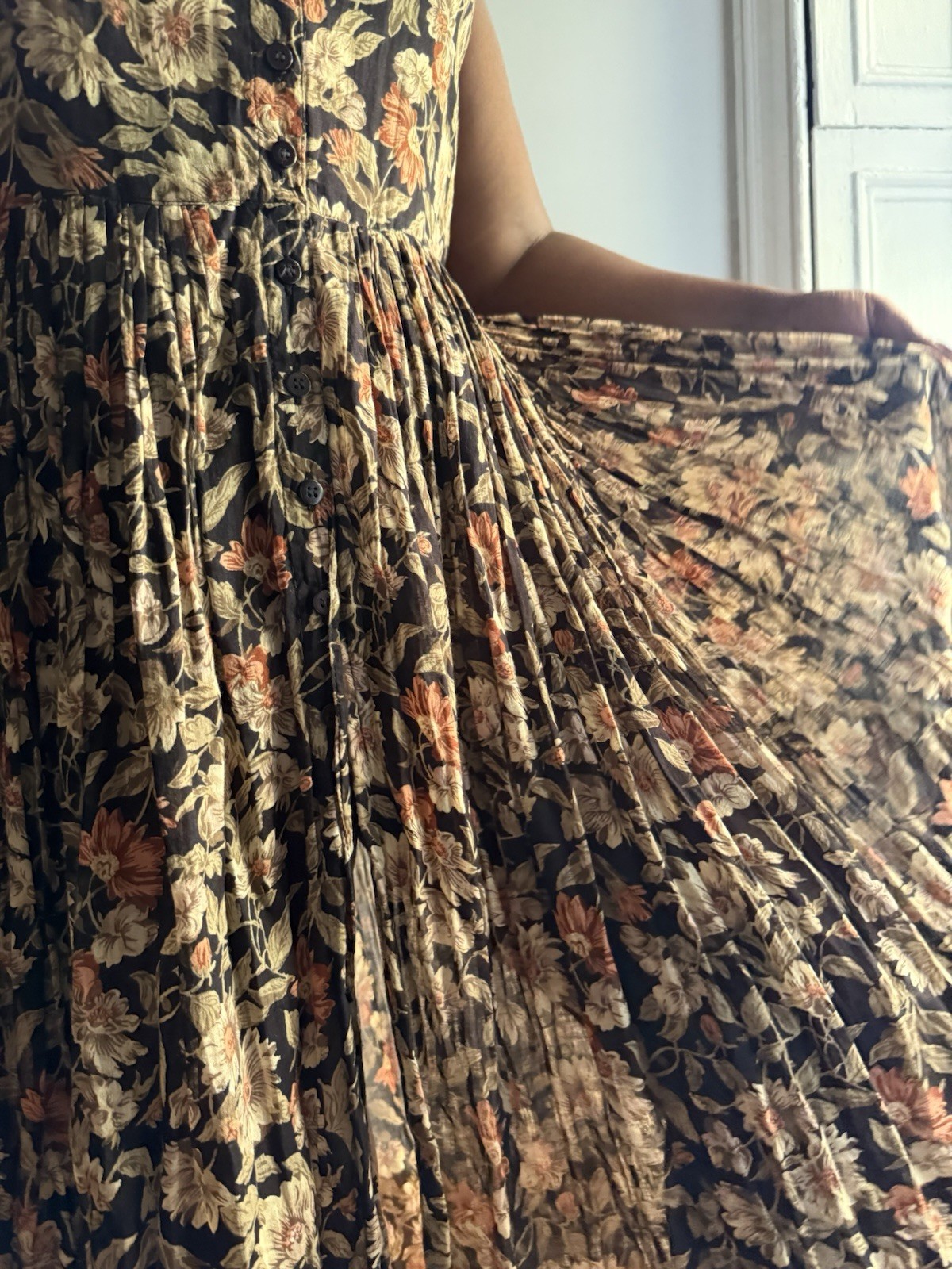 S. Roberts 90s Floral V-Neck Button Front Maxi Dress 100% Cotton Pleated M