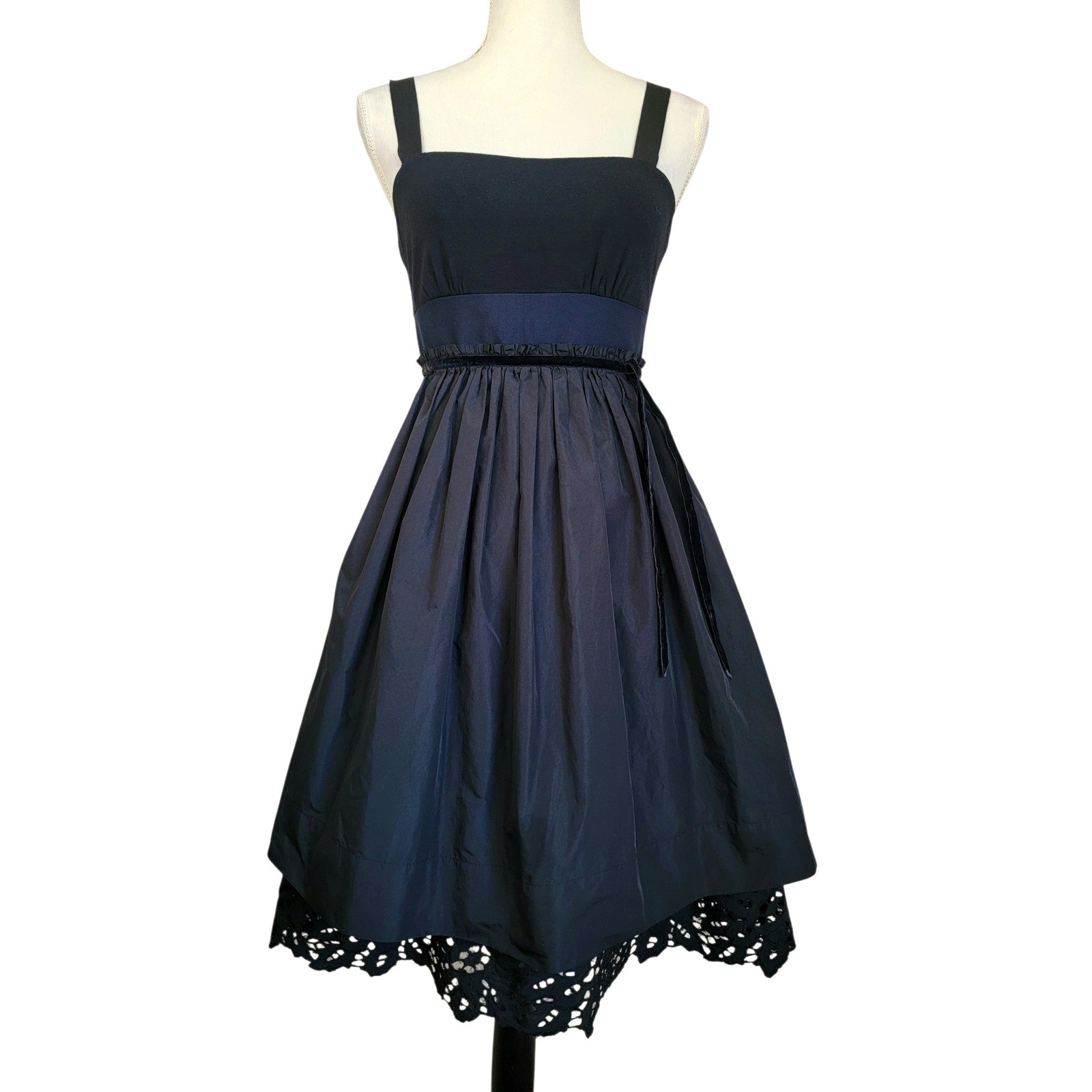BCBGMAXAZRIA Black Eyelet Lace Hem Pleated Cocktail Fit Flare A-Line Dress Siz 4