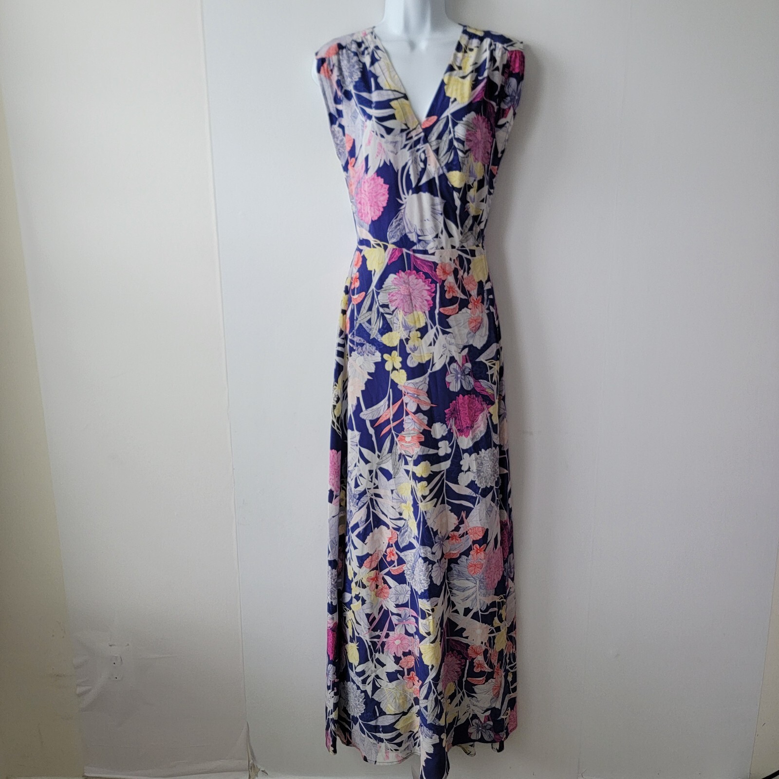 YUMI KIM women’s Swept Away Maxi Dress size M 100% silk floral wrap sleeveless