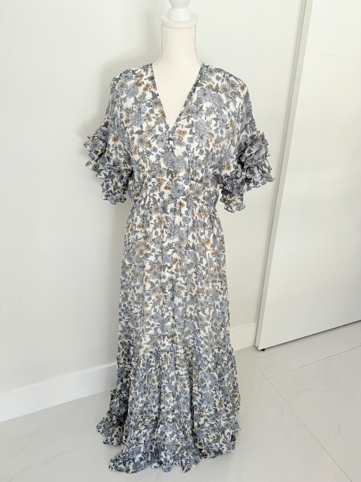 Minkpink Blue Floral Maxi Frill Ruffle Dress Size L Brunch Work Cruise Wear