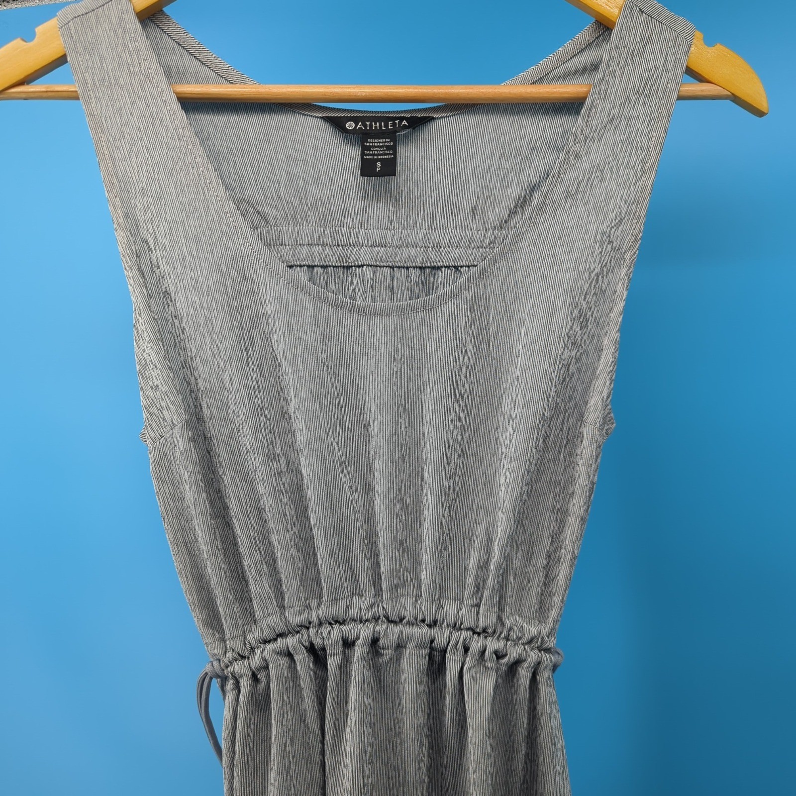 Athleta Grey White Micro Stripe Sleeveless Maxi Dress Small 601555-00 SU23