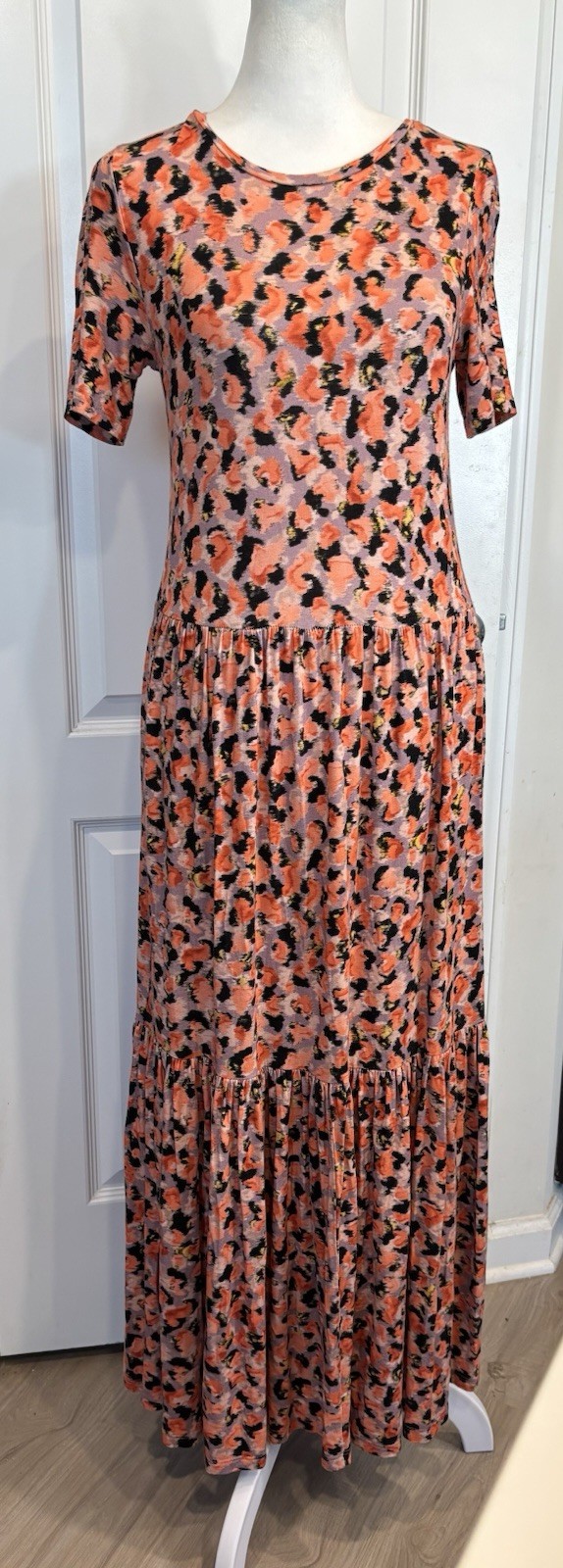 SAINT + SOFIA Greenwich Maxi Dress US 4 Confetti Petal Print Tiered Boho Capsule