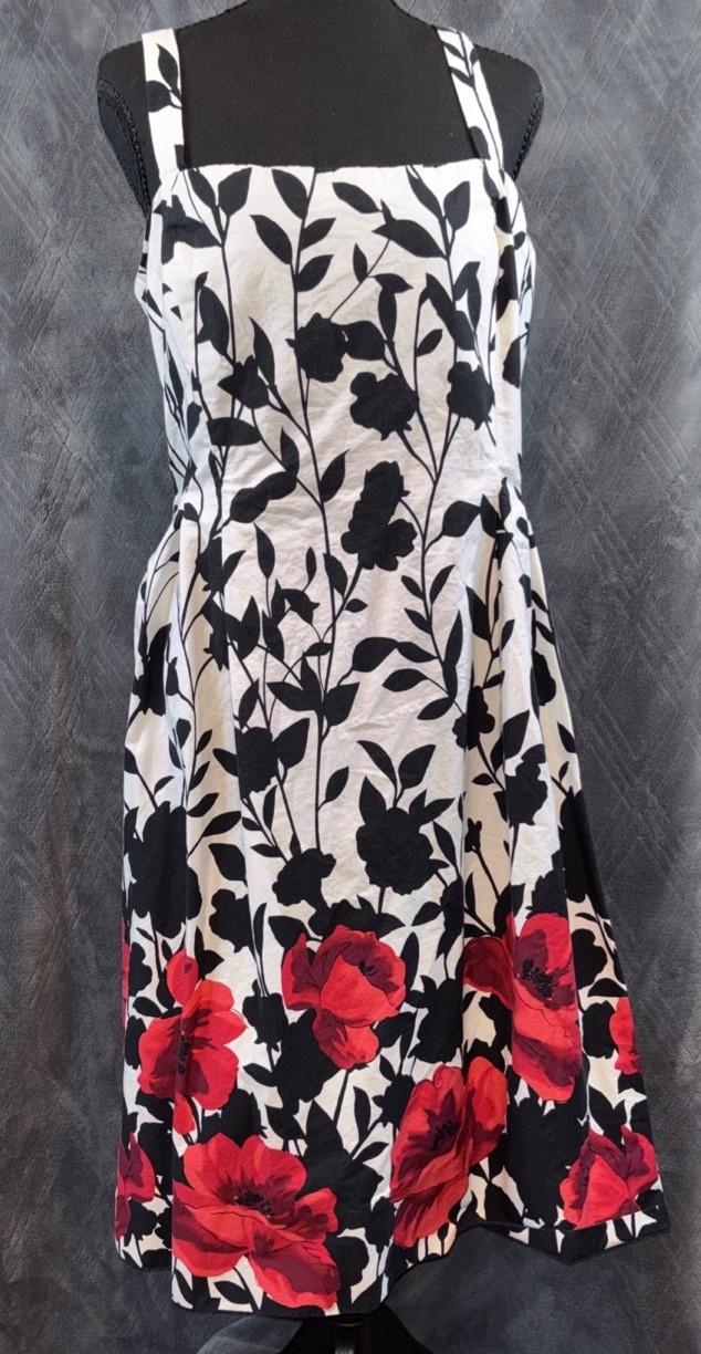 J Howard Dress 16 Square Neck B & W Red Roses Fit &Flare Wedding Resort Cocktail
