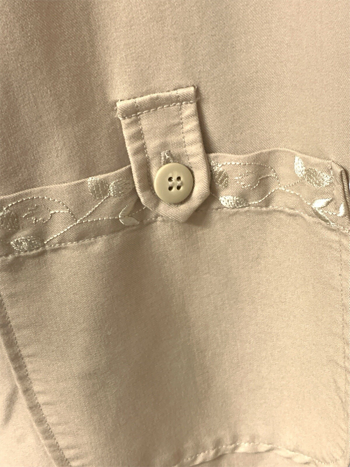 HSZ Studios Size Large Tan Jumper Pockets With Embroidered Pockets