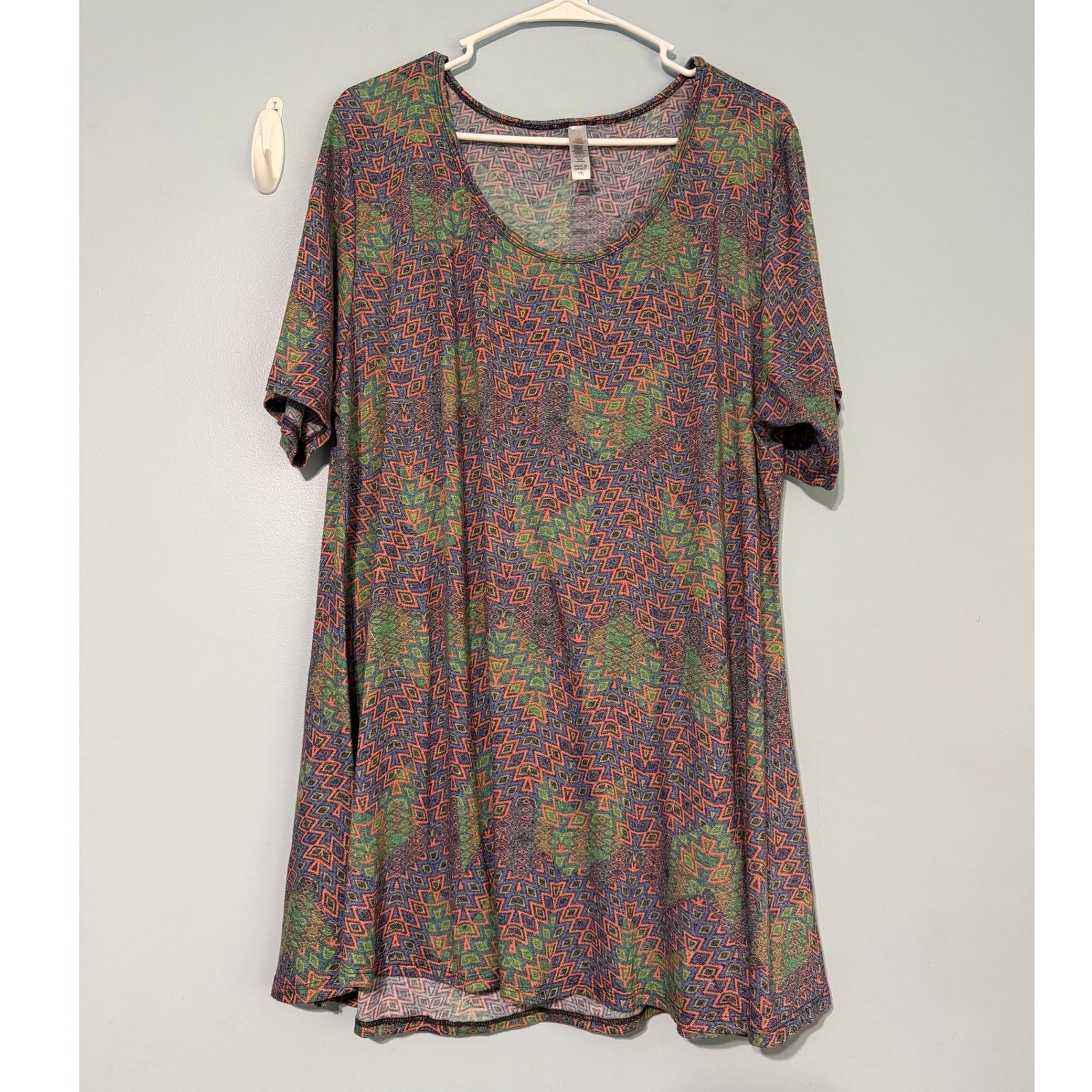 LuLaRoe Carly Dress Women’s 2XL Geometric Chevron Print Short Sleeve 1701