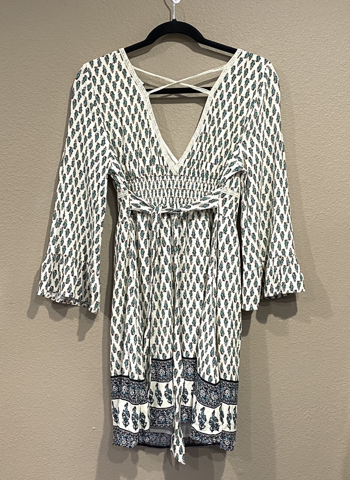 American Rag Sz L Boho Dress Paisley bell sleeves Ivory, Green, And Red Colors