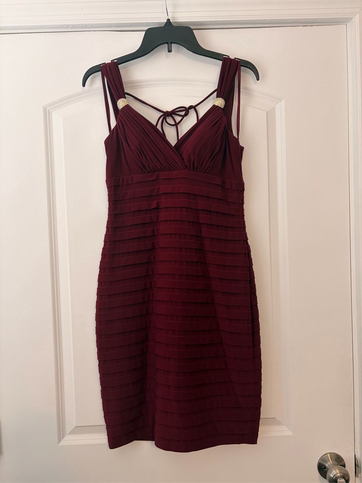 Cache Burgundy Tiered Cocktail Dress Rhinestone Strap Back Size 8