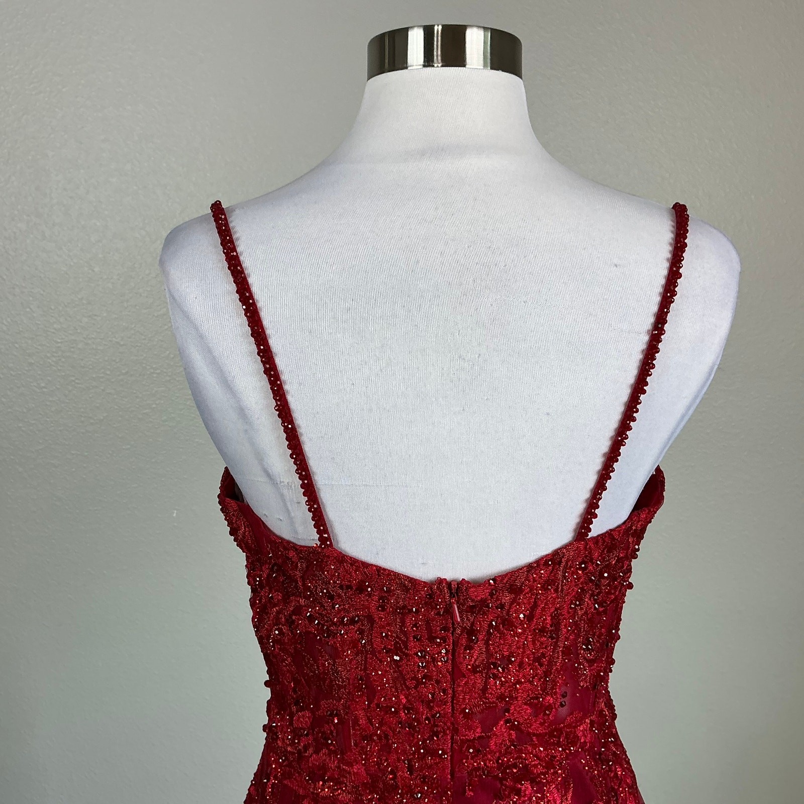 Mac Duggal 20330 Red Evening Gown Beaded Lace Sleeveless Mermaid Dress Size 12