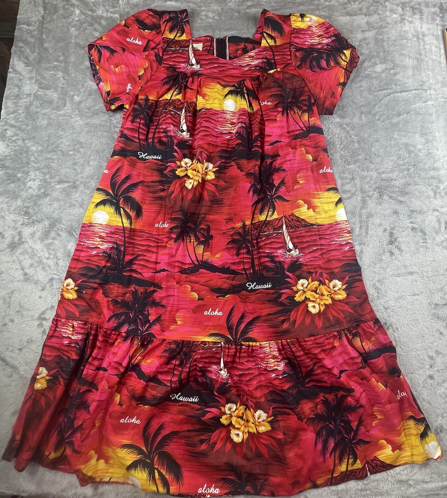 Royal Hawaiian Creations Short Sleeve Dress Women’s Large Red Aloha Zipper