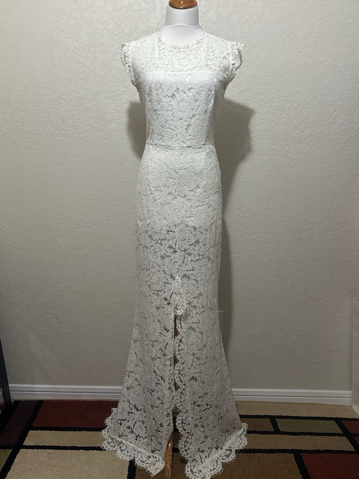 Beautiful Rachel Zoe estelle lace open back maxi dress with slit at front sz 8