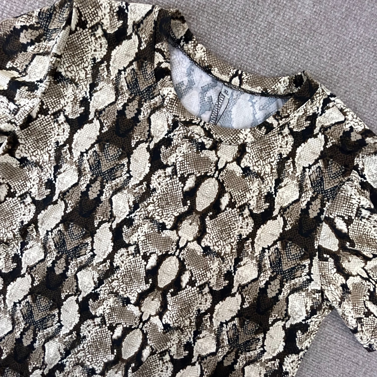 Molerani T-Shirt Dress Womens XL Beige Brown Snake Skin Print Rayon Short Sleeve
