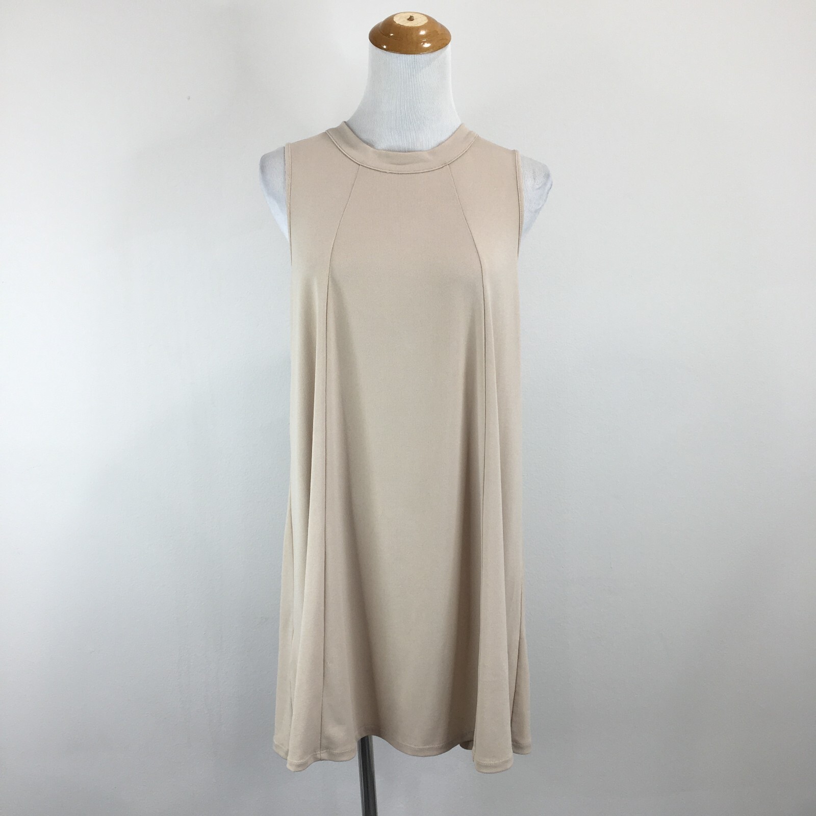 BCBGENERATION Light Beige/Taupe Cut Out Back High Neck sz XS Relaxed Fit Dress