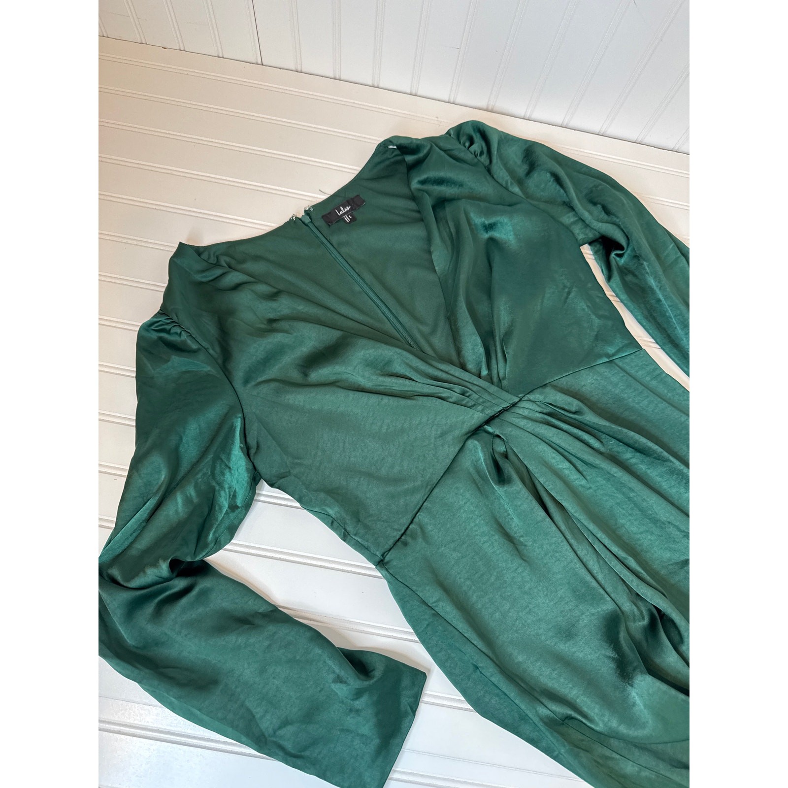 NWOT Lulus Endearing Elegance Emerald Green Satin Long Sleeve Maxi Dress Size M