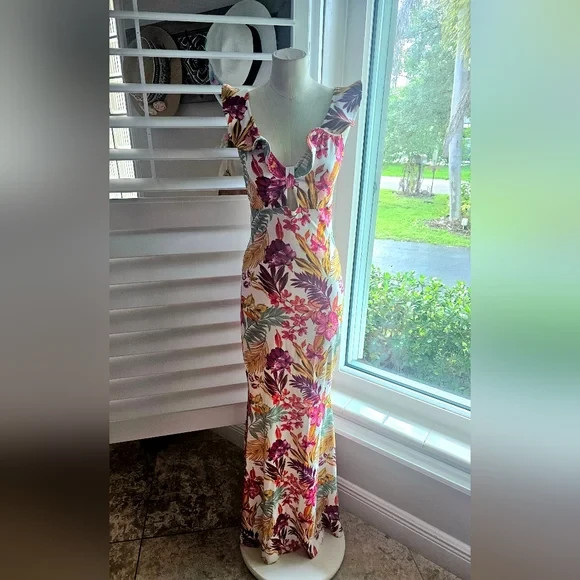NWT Studio F Multicolor Floral V-Neck Ruffle Maxi Dress Size 12 Runs Small