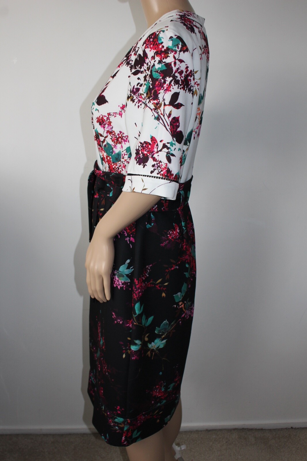 Phase Eight ‘Ariana’ Multi-coloured Floral print pencil Dress With Belt Size 12