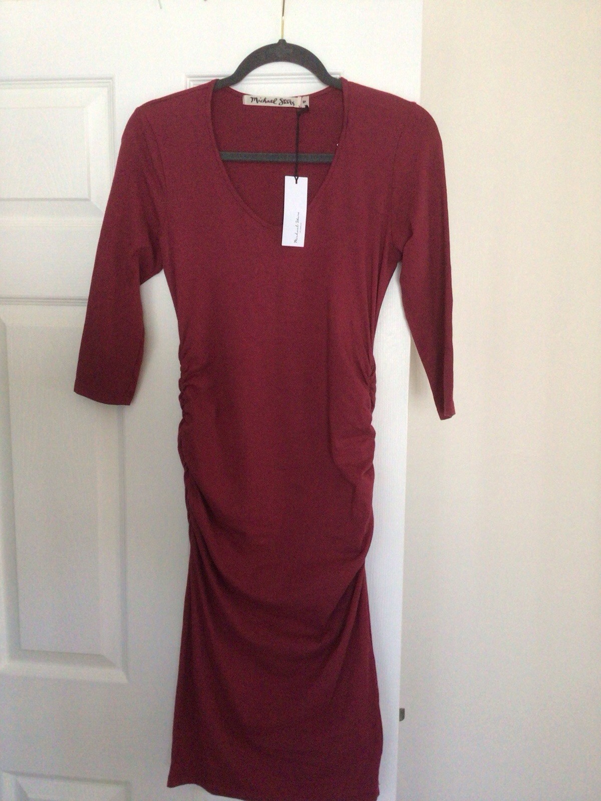 MICHAEL STARS BURGUNDY SCOOP NECK RUCHED MIDI DRESS- SZ SP- NWT