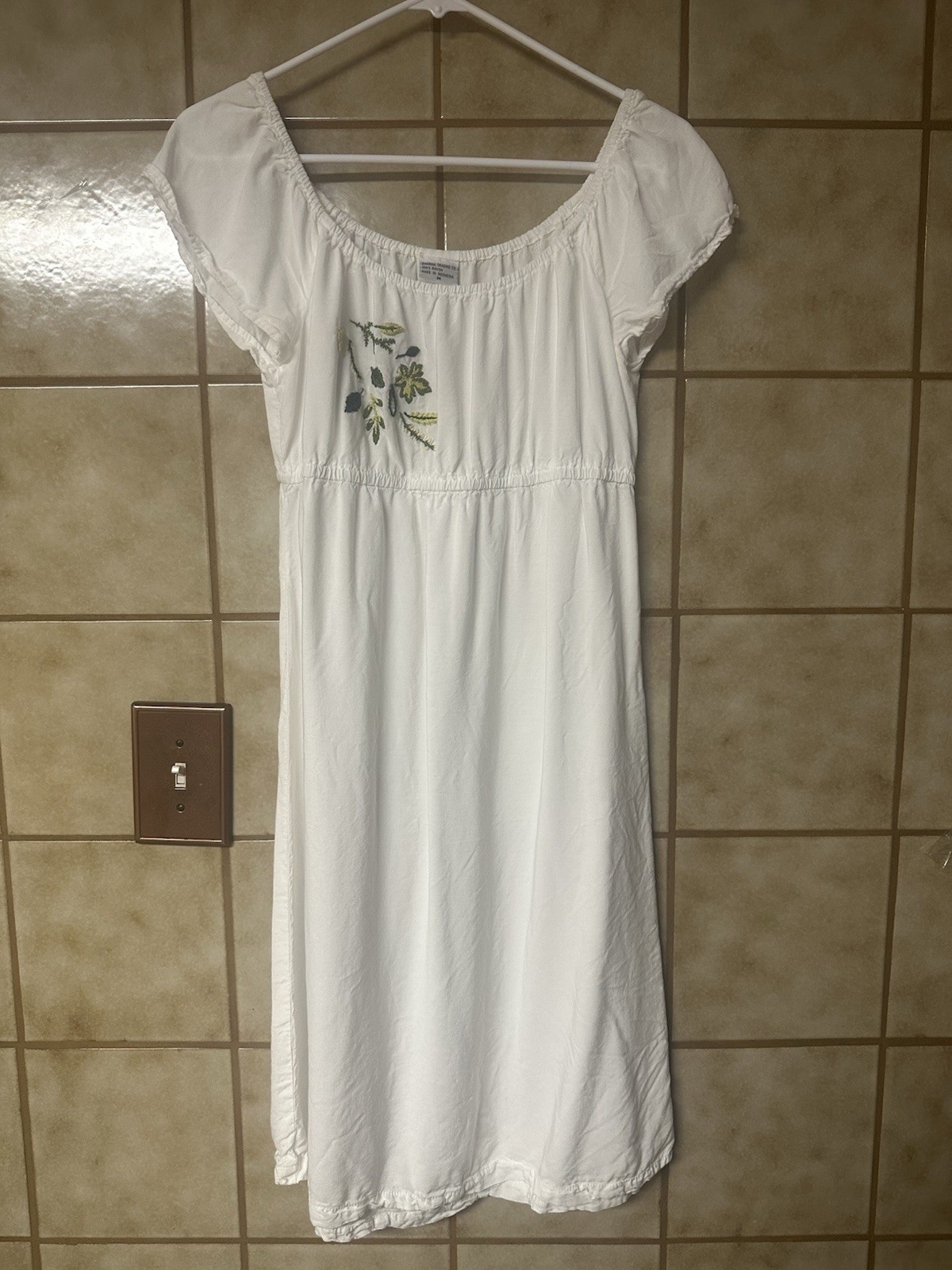 Dharma Trading Co Women’s Floral Embroidered Dress, Sz M