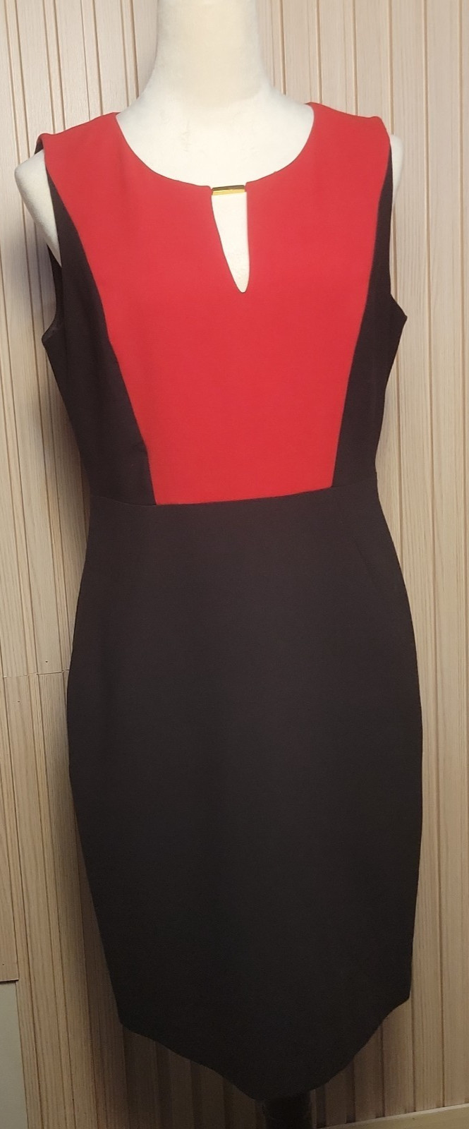 Calvin Klein Red & Black Colorblock Sleeveless Sheath Dress Gold Keyhole Size 8