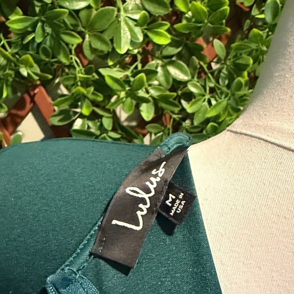 Make it Hot Green Long Sleeve Plunge V-Neck Cocktail Dress