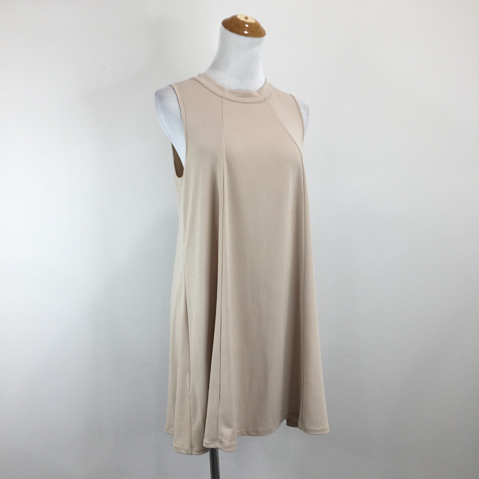 BCBGENERATION Light Beige/Taupe Cut Out Back High Neck sz XS Relaxed Fit Dress