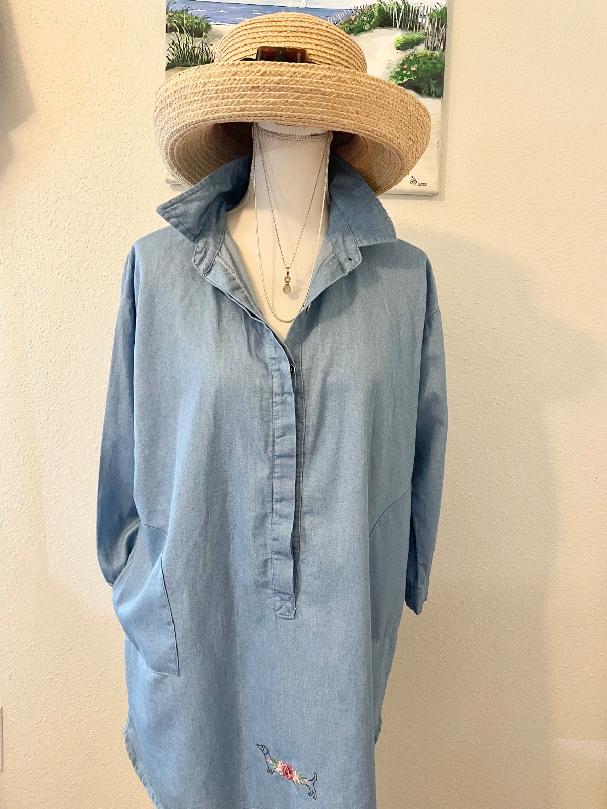 Casual coastal dress with wiener dog, floral embroidery and pockets Dachshund