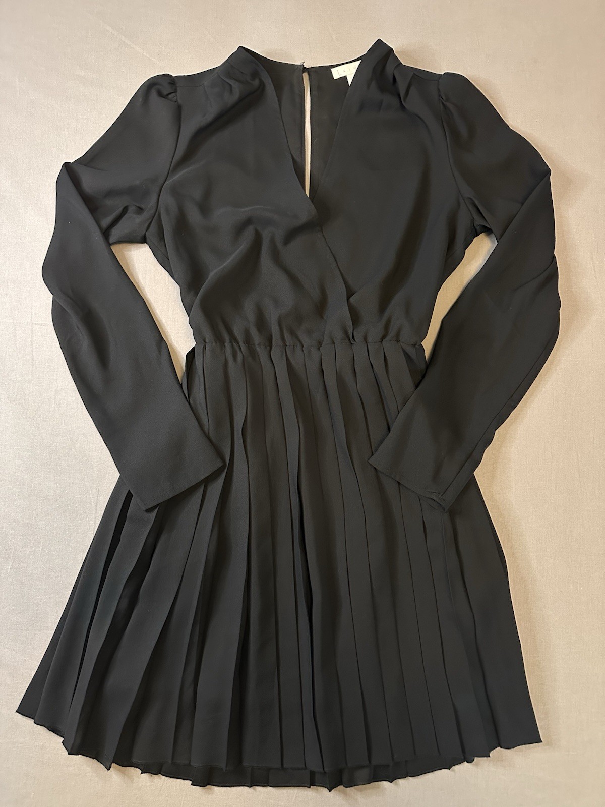 Leith S Solid Black V-Neck Pleated A-Line Short Dress Button Long Sleeve