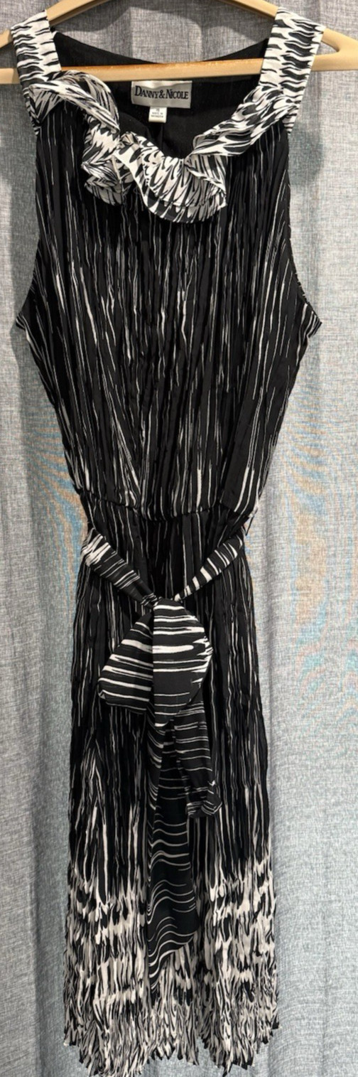 Danny & Nicole Sleeveless Dress Belted Elastic Waist Size 16 Lined Ruffle Neck