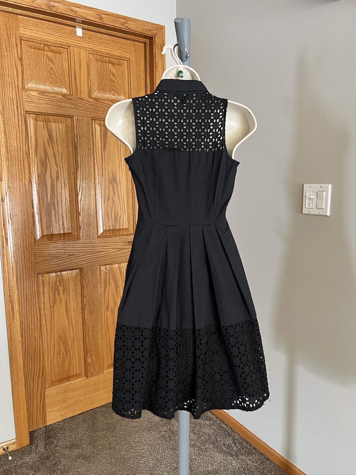 Ann Taylor Black Sleeveless Eyelet Shirtdress 00P