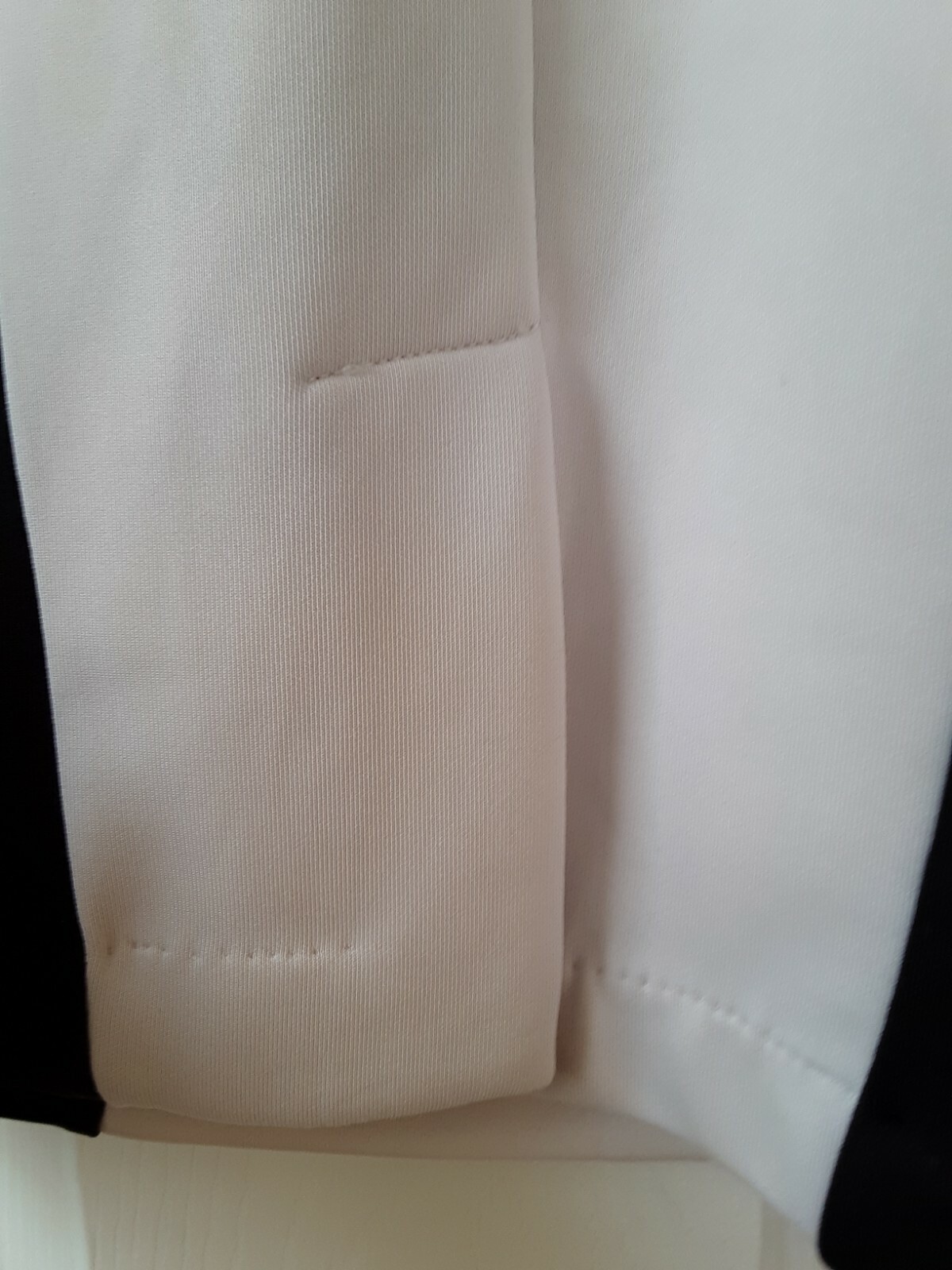Trulli Size 4 Black White Fitted Sheath Dress Beaded Career Cocktail Party