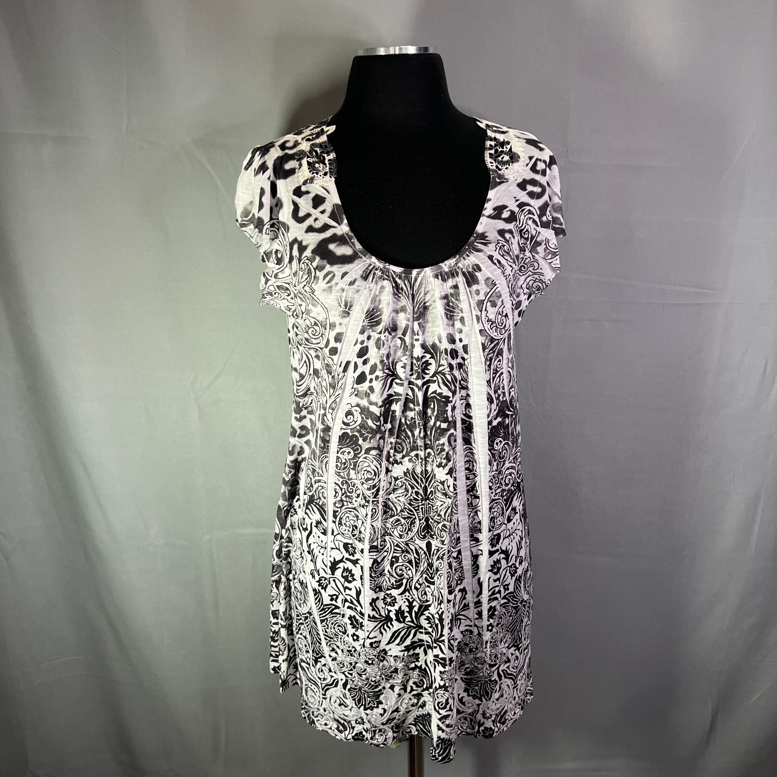 One World Beach Mini Dress Womens Large White Black Paisley Print Cap Sleeve