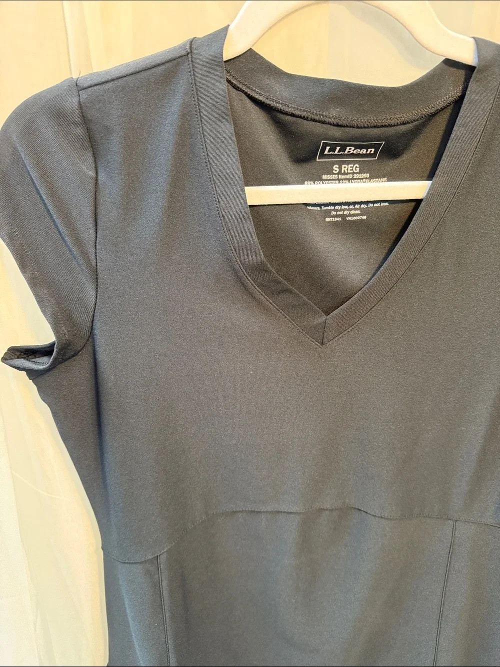 L.L. Bean Black Performance V-Neck Cap Sleeve Women’s Small Dress with Pockets