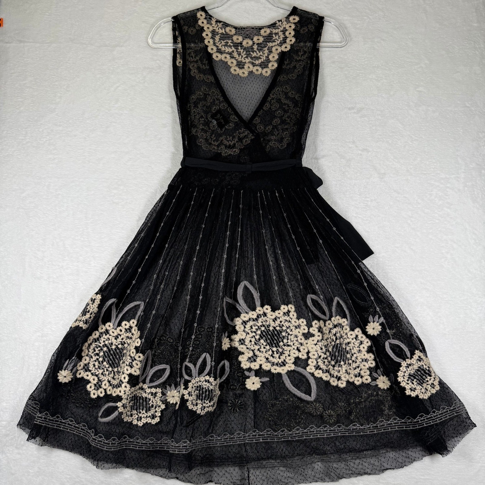 Biya Johnny Was Black Silk Mesh Embroidered Floral Wrap Dress Medium No liner