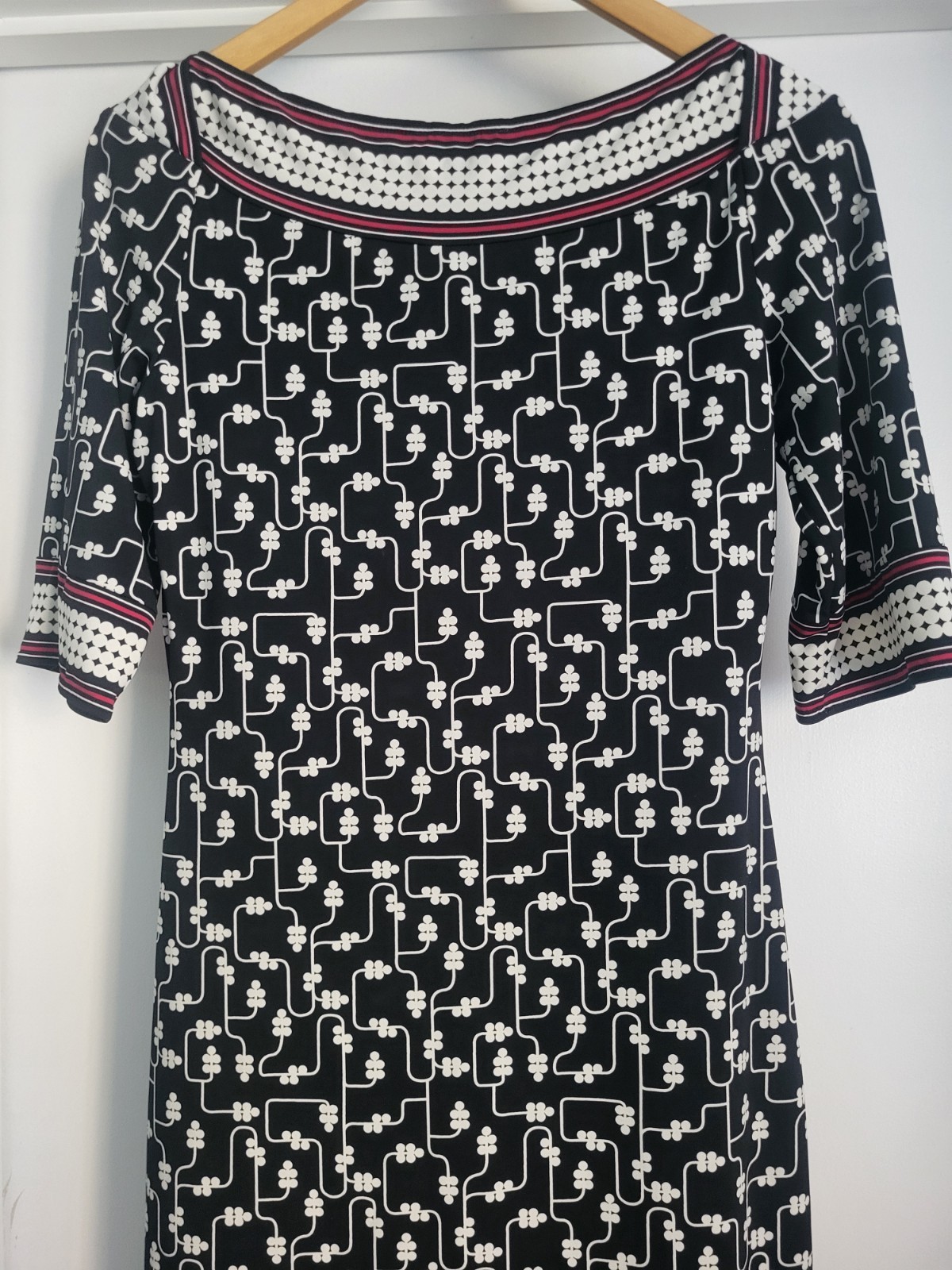 Max Edition Geometric Half Sleeve Sheath Dress Size Medium Lightweight Stretch