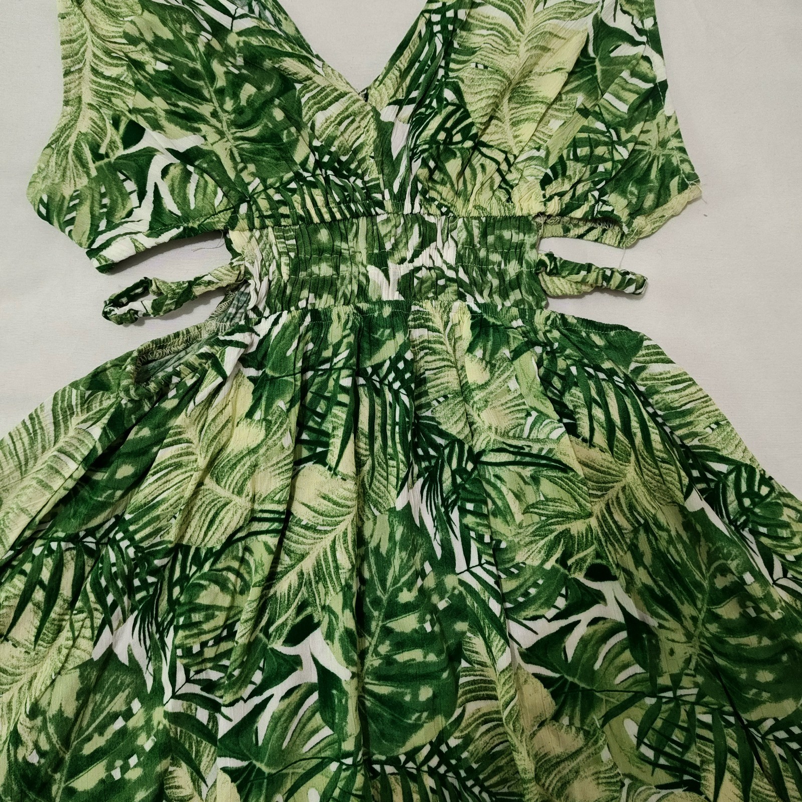 Justify Fit & Flare Mini dress Cut Out Waisted Women’s Size Medium Green Stretch