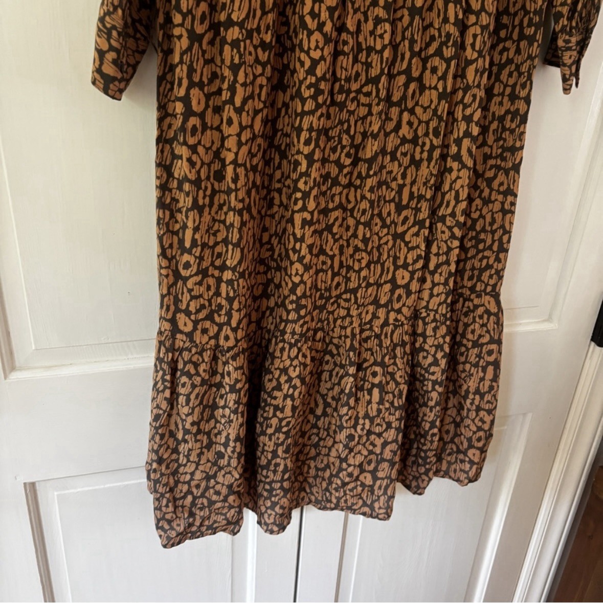 Rails Maple Dress Batik Cheetah Leopard Size Medium Long Sleeve Cinch Midi Dress