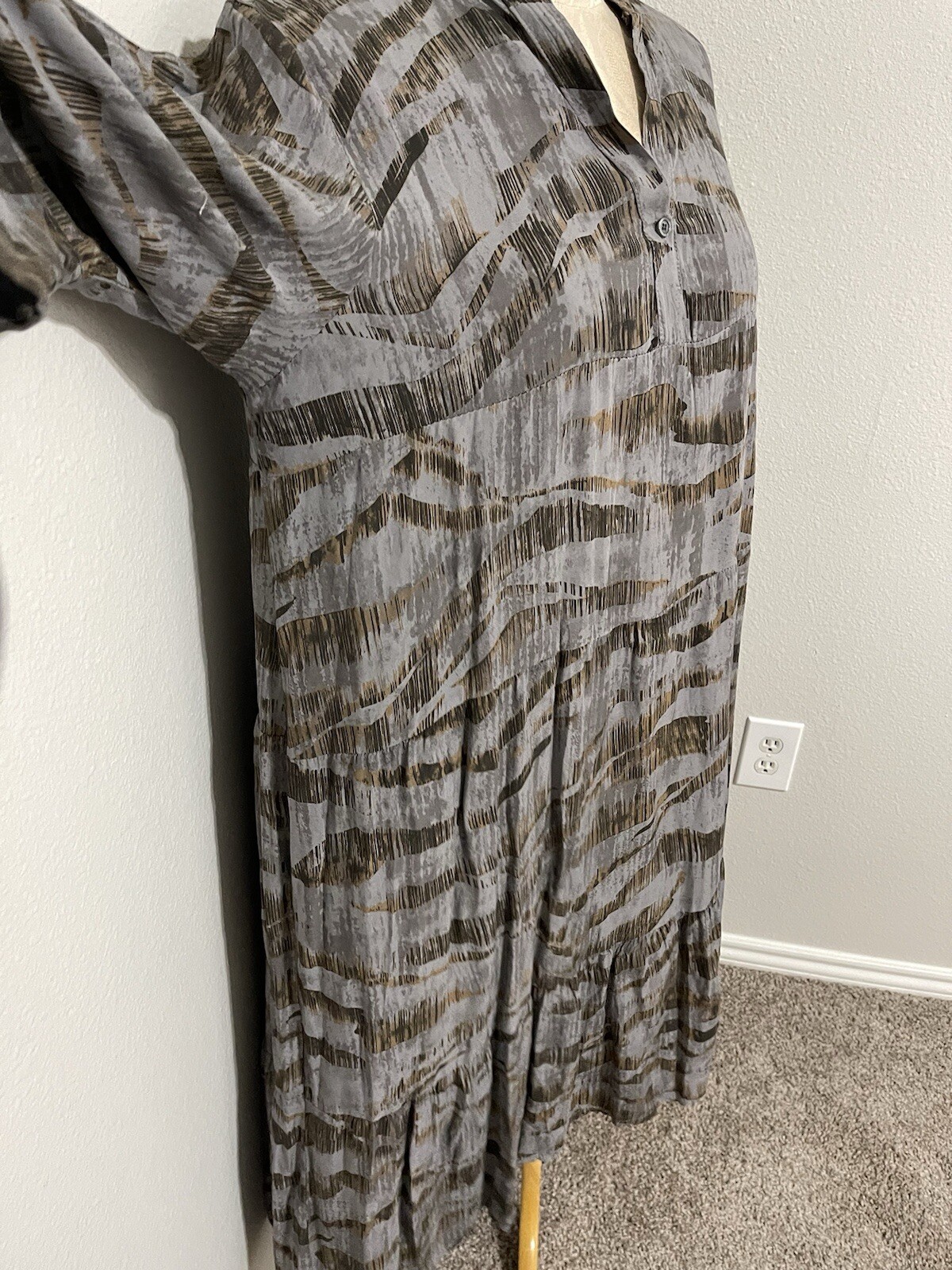 NWT Made in Italy Grey/Brown 100% Viscosa Dress OS V Neck Ruffles