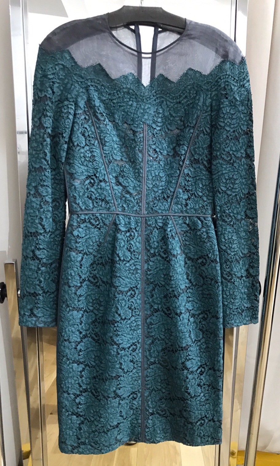 NEW***J. Mendel***Green LACE LONG SLEEVE DRESS***US 2**$1895