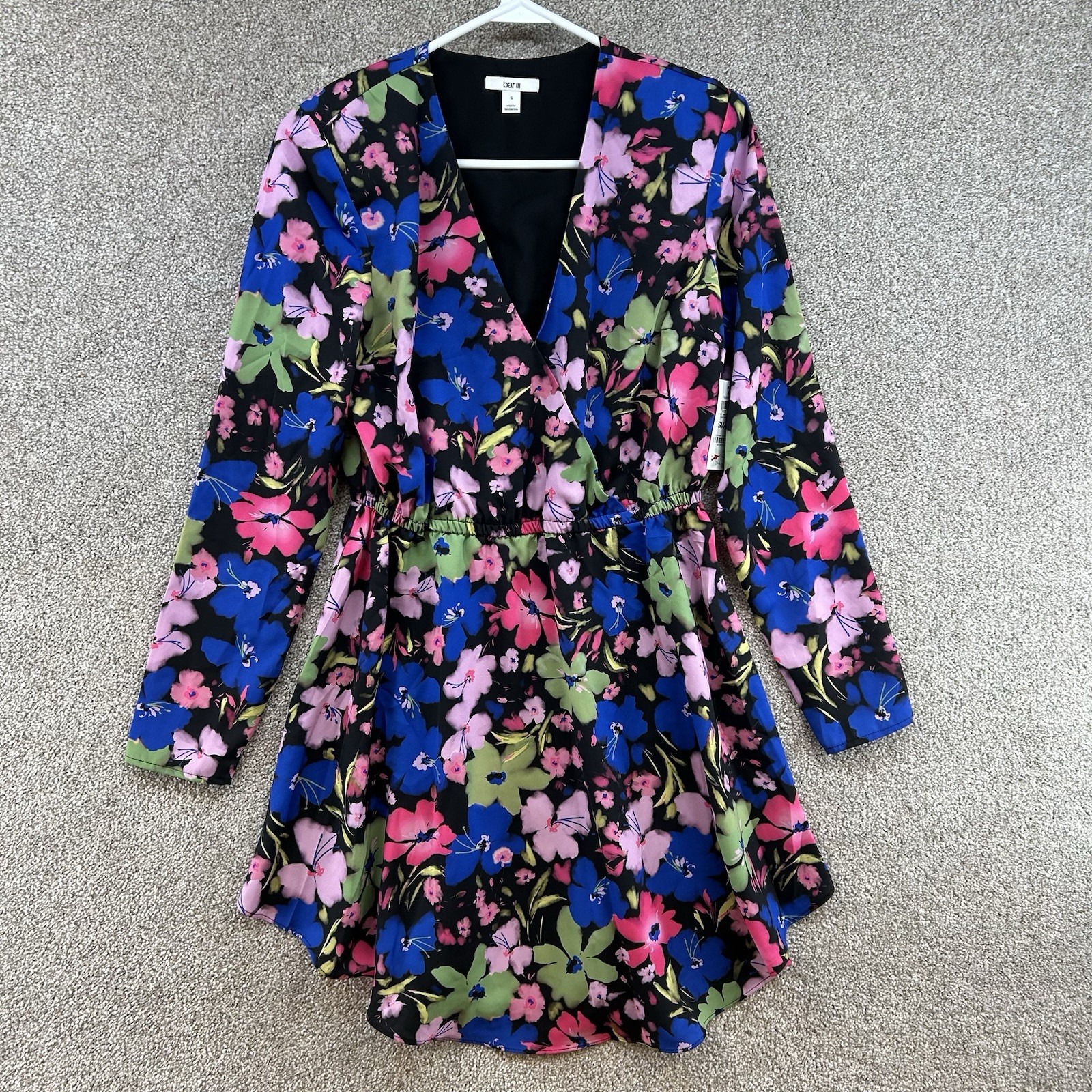 NWT Bar III Women’s Dress Black Floral Multicolor Long Sleeve V-Neck Size Small