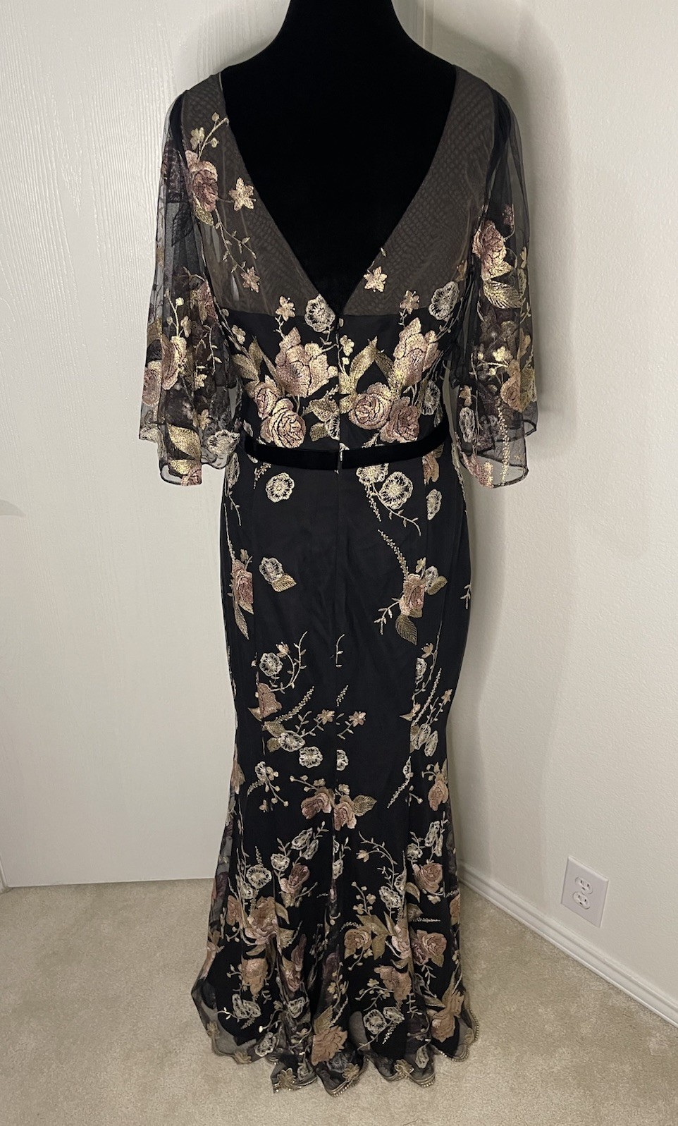 Marchesa Notte Floral Embroidered Gown Black Gold Pink Sheer Cape Sleeve Size 10
