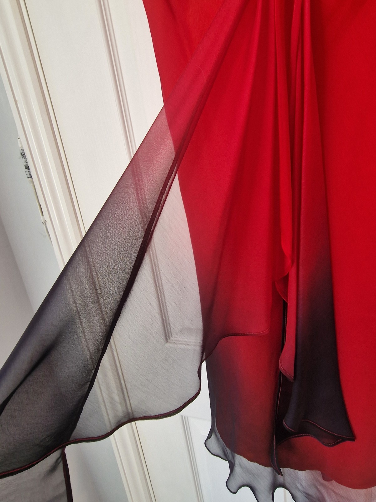 #ladies Debut Knee Length Dress Special Occasion Ombre Red/black. Size 12