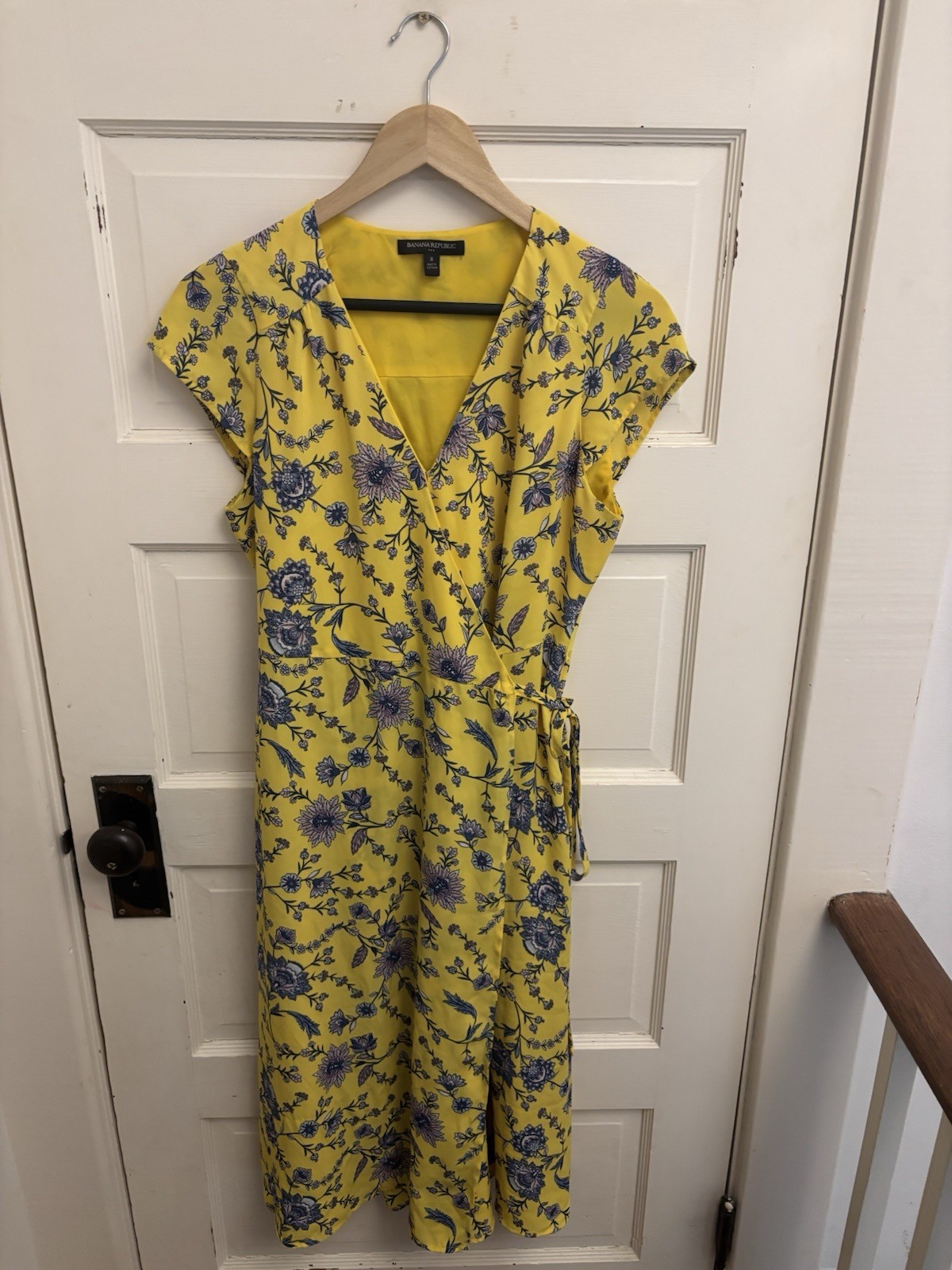 Banana Republic Women’s Yellow Floral Wrap Dress Lined Sleeveless Size 8 $100