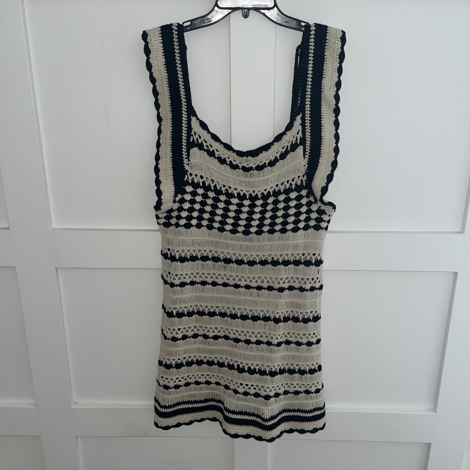 Nwt Forever21 Crochet Mini Geometric back. Open & edge Black & Cream SZ L